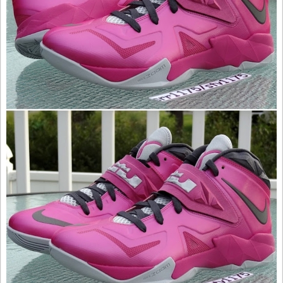 Nike lebrons sz 6boys - Picture 2 of 2